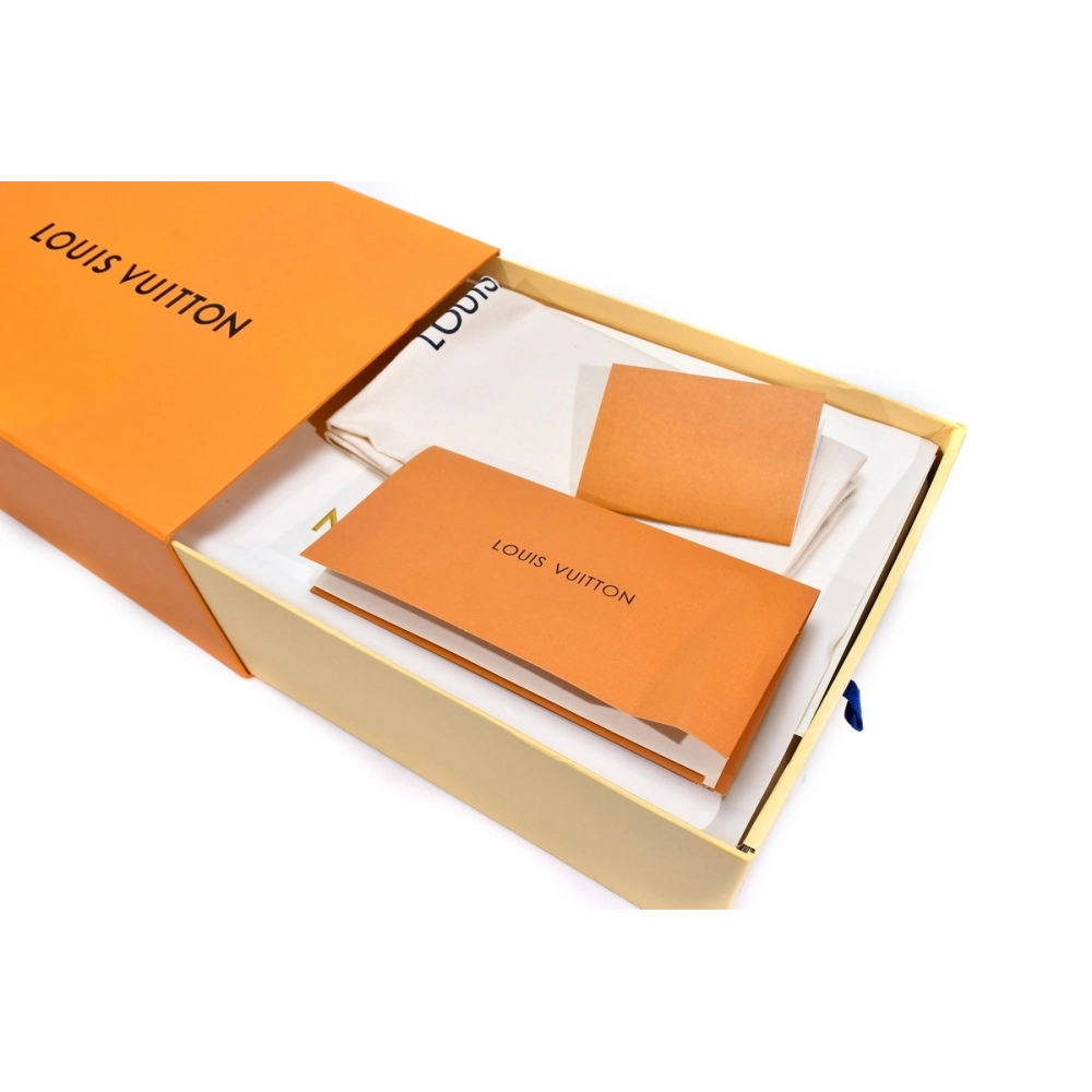 Louis Vuitton Trainer Red Mesh 1A98VI