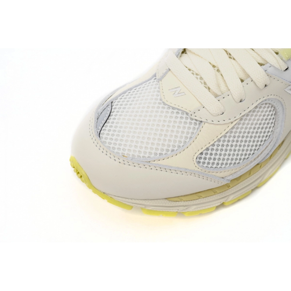 New Balance 2002R AURALEE White M2002RA1