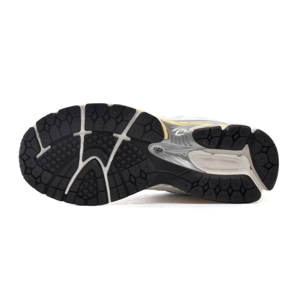 New Balance 2002R Thisisneverthat White ML2002RT