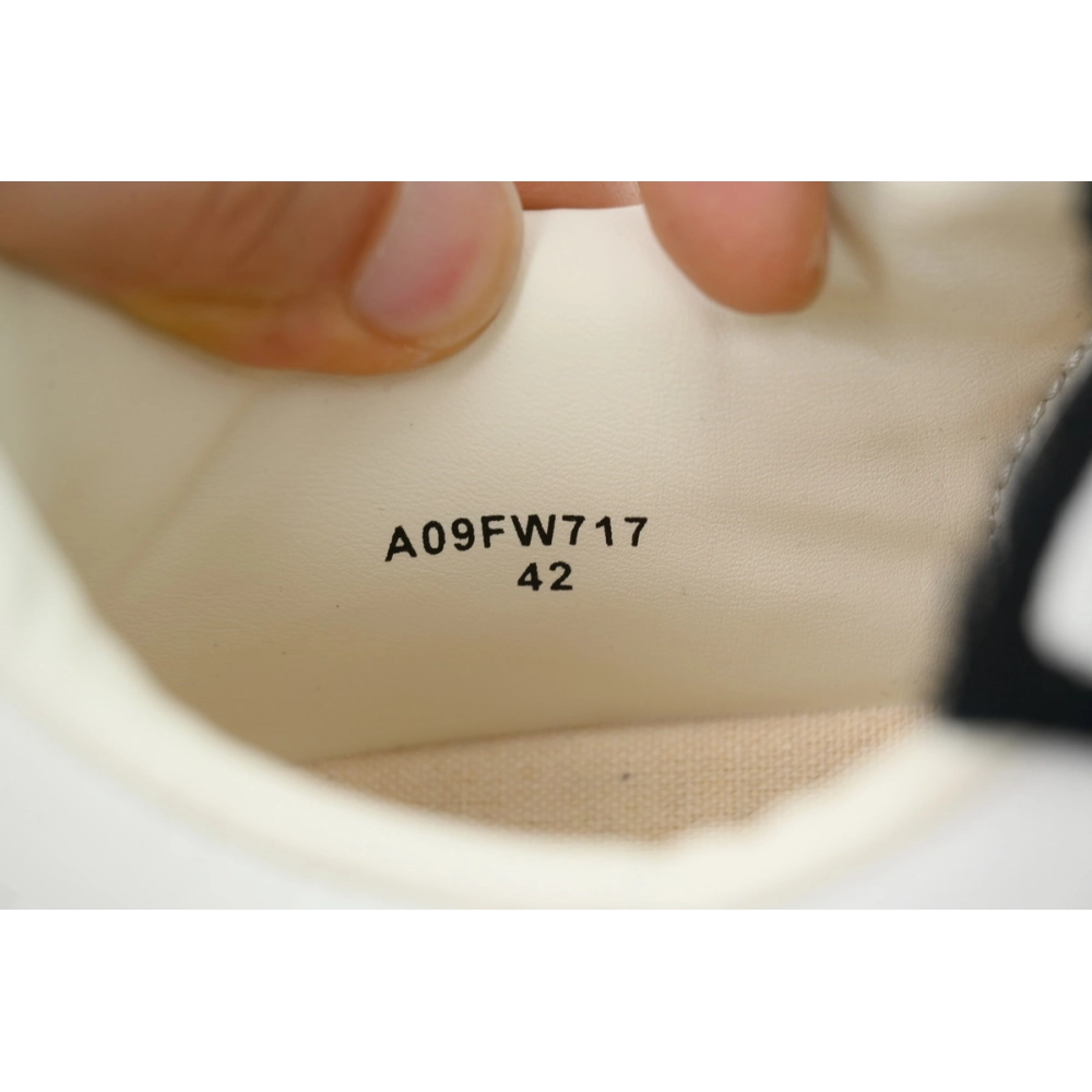 Mihara Yasuhiro Canvas White NO.705