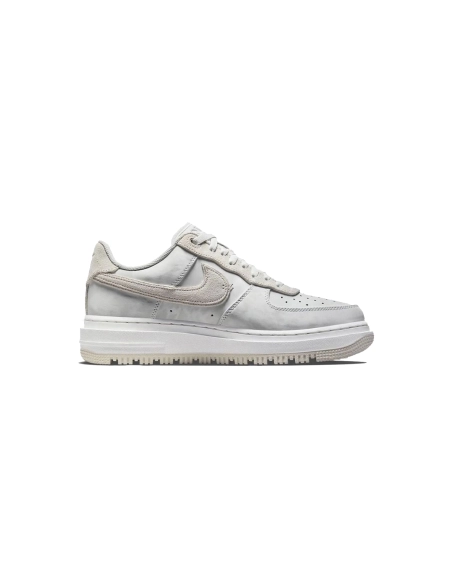 Nike Air Force 1 Luxe Triple White DD9605-100