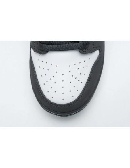 Nike Dunk SB Low Staple Panda Pigeon BV1310-013