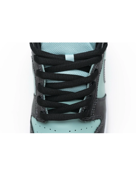 Nike Dunk SB Low Diamond Supply Co. Aqua Blue 304292-402