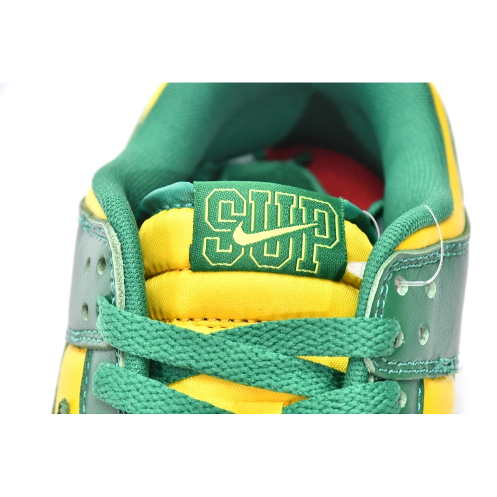 Nike SB Dunk Low Supreme Brazil DO7412-983