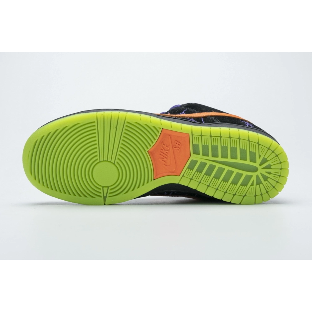 Nike Dunk SB Low Night of Mischief Halloween BQ6817-006