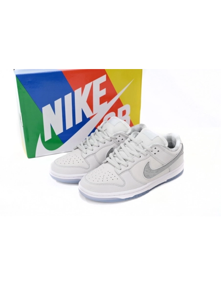Nike SB Dunk Low White Lobster (Friends and Family) FD8776-100