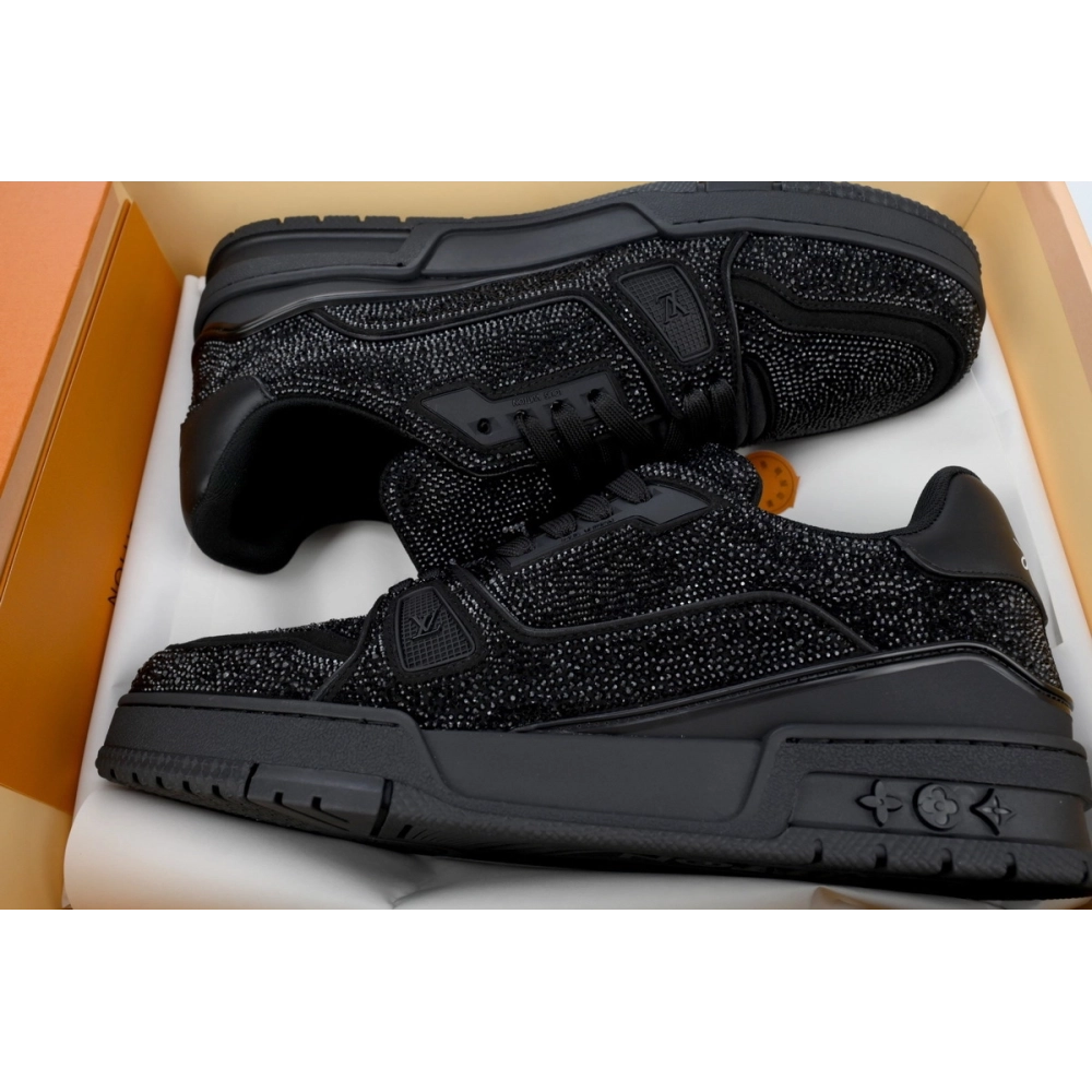 Louis Vuitton Trainer Full Black Diamond Sneakers