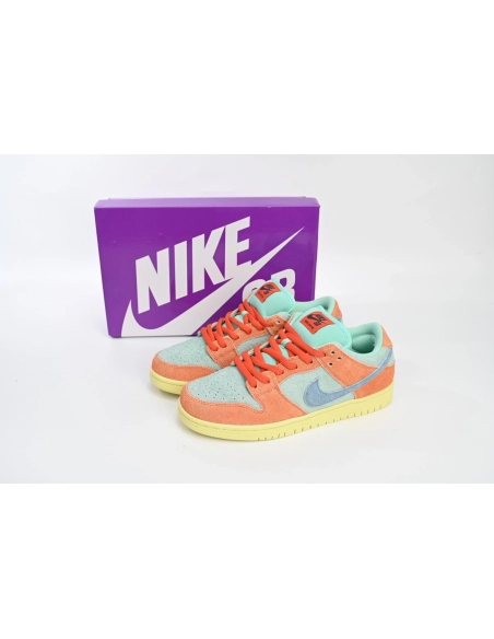 Nike SB Dunk Low Orange Emerald Rise DV5429-800