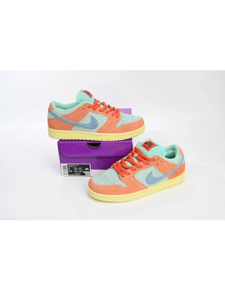 Nike SB Dunk Low Orange Emerald Rise DV5429-800