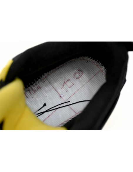 Air Jordan 4 Retro Thunder DH6927-017