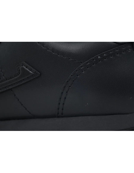 LV BUTTERSOFT Sneaker Lambskin/Plain Calf Leather Black 1AIKEO