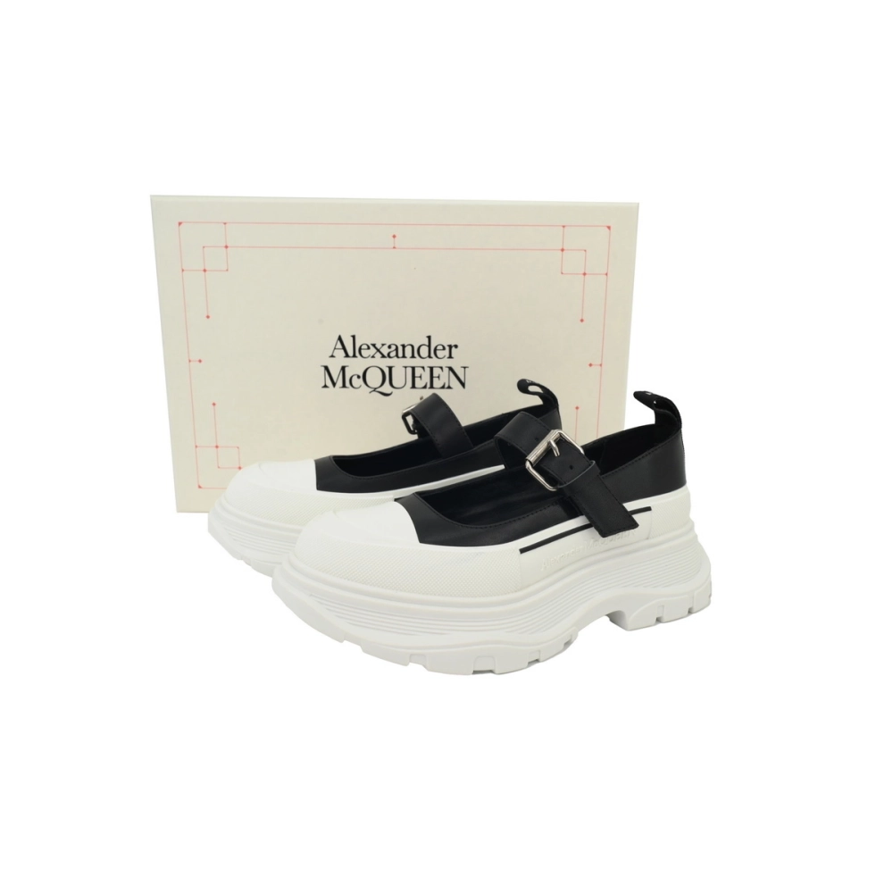 Alexander McQueen Womens Tread Slick Mary Jane In Black
