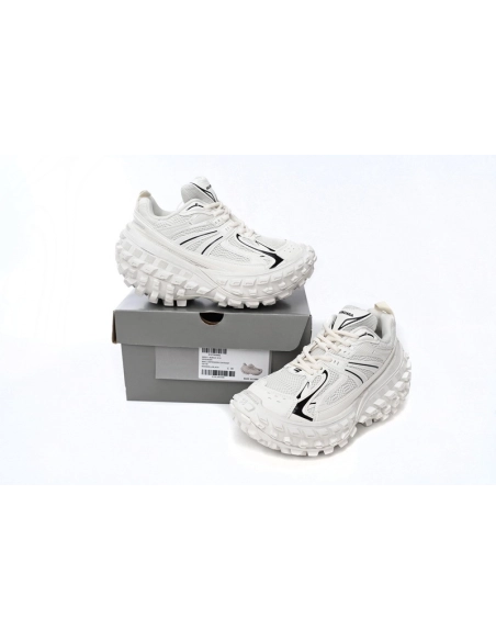 Balenciaga Defender Light Beige 685613W2RAA9110