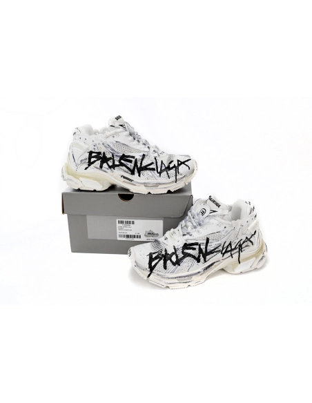 Balenciaga Runner Graffiti White 677403W3RBQ9010