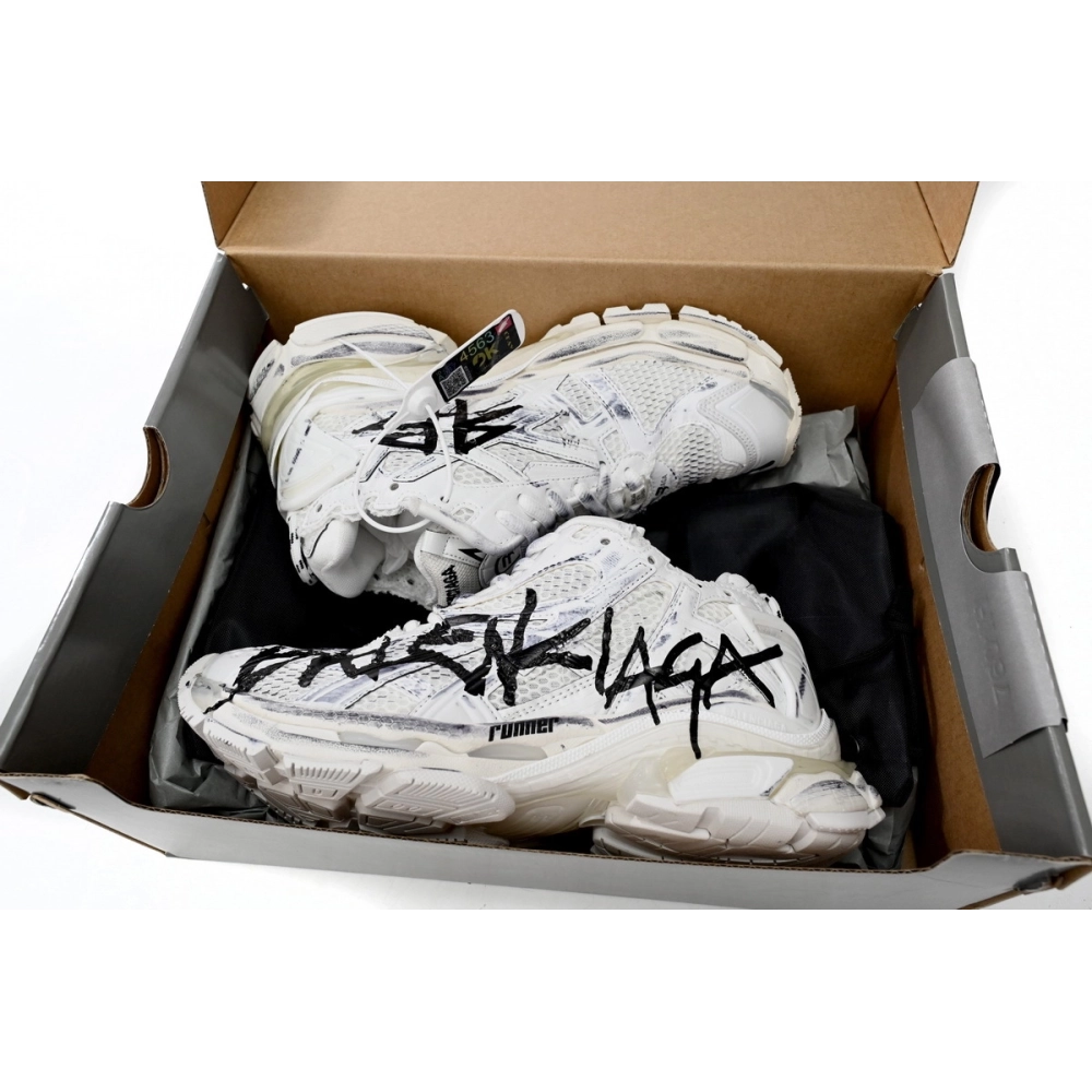 Balenciaga Runner Graffiti White 677403W3RBQ9010