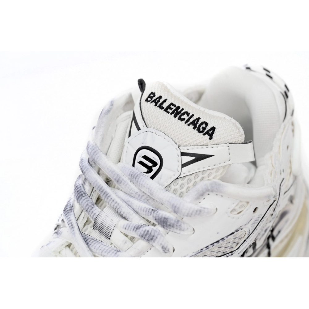 Balenciaga Runner Graffiti White 677403W3RBQ9010