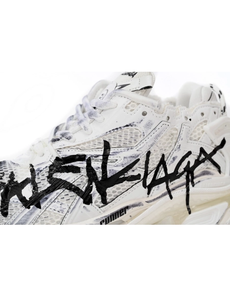 Balenciaga Runner Graffiti White 677403W3RBQ9010