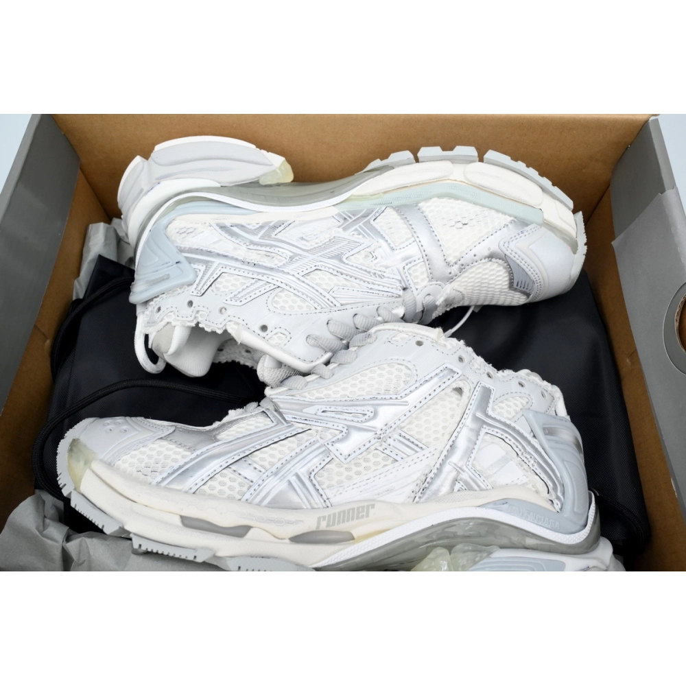 Balenciaga Runner Silvery White 677402 W3RB2 8100