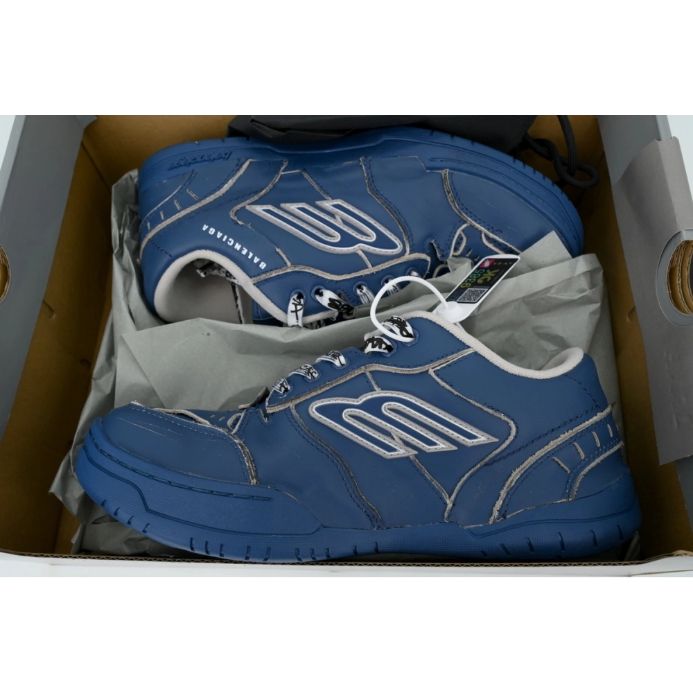 Balenciaga Hamptons Worn-out Trainers Navy Blue 841765 WCURS 4090