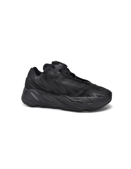 Adidas Yeezy Boost 700 MNVN Triple Black FV4440