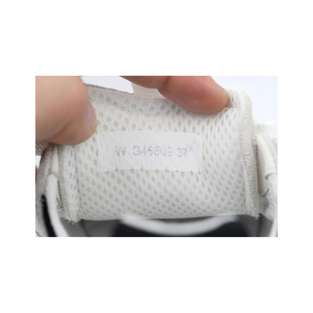 Chanel Interlocking CC Logo Calfskin Suede Calfskin Sneakers White