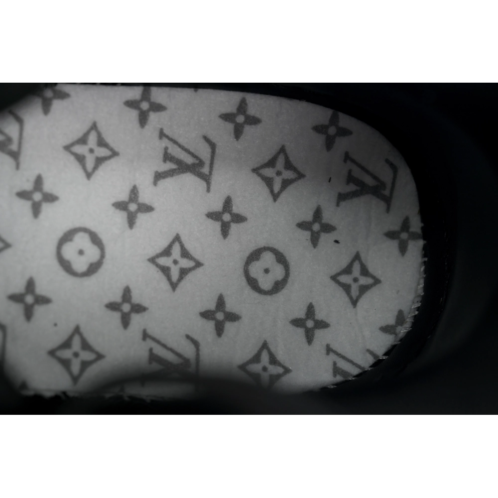 Louis Vuitton Trainer Black Lychee Patent Leather