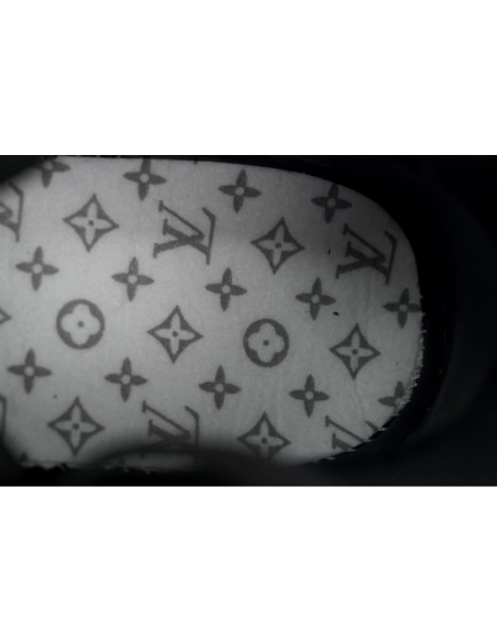 Louis Vuitton Trainer Black Lychee Patent Leather