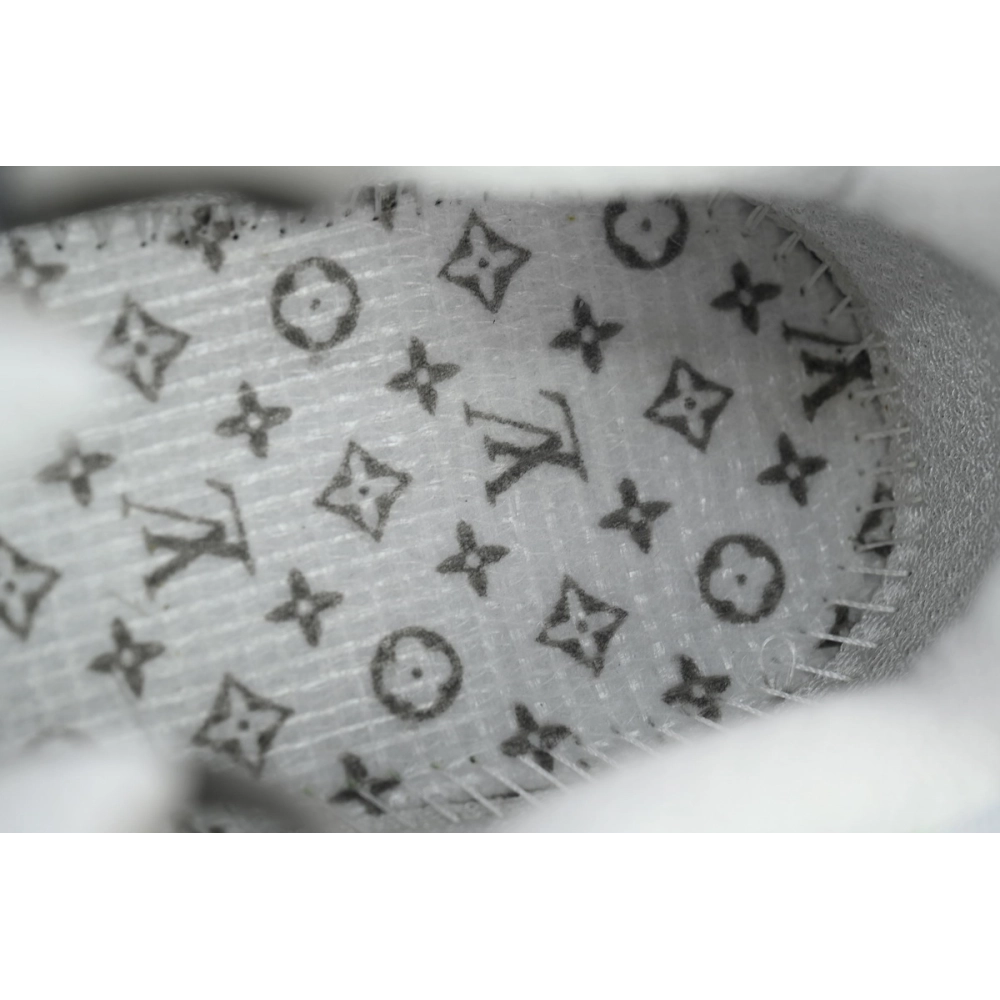 Louis Vuitton Runner Tatic Grayish Green