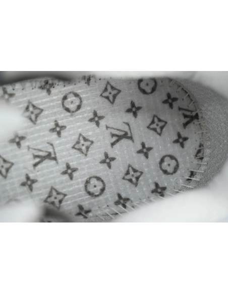 Louis Vuitton Runner Tatic Grayish Green