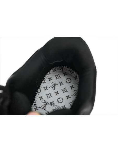 Louis Vuitton LV Skate Sneaker Black White 1AARR2