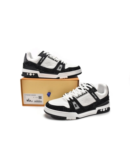 Louis Vuitton Trainer Black and White Cloth Cover VL1202