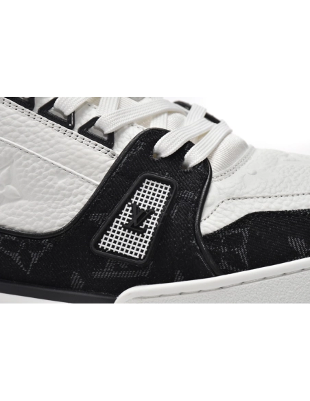 Louis Vuitton Trainer Black and White Cloth Cover VL1202